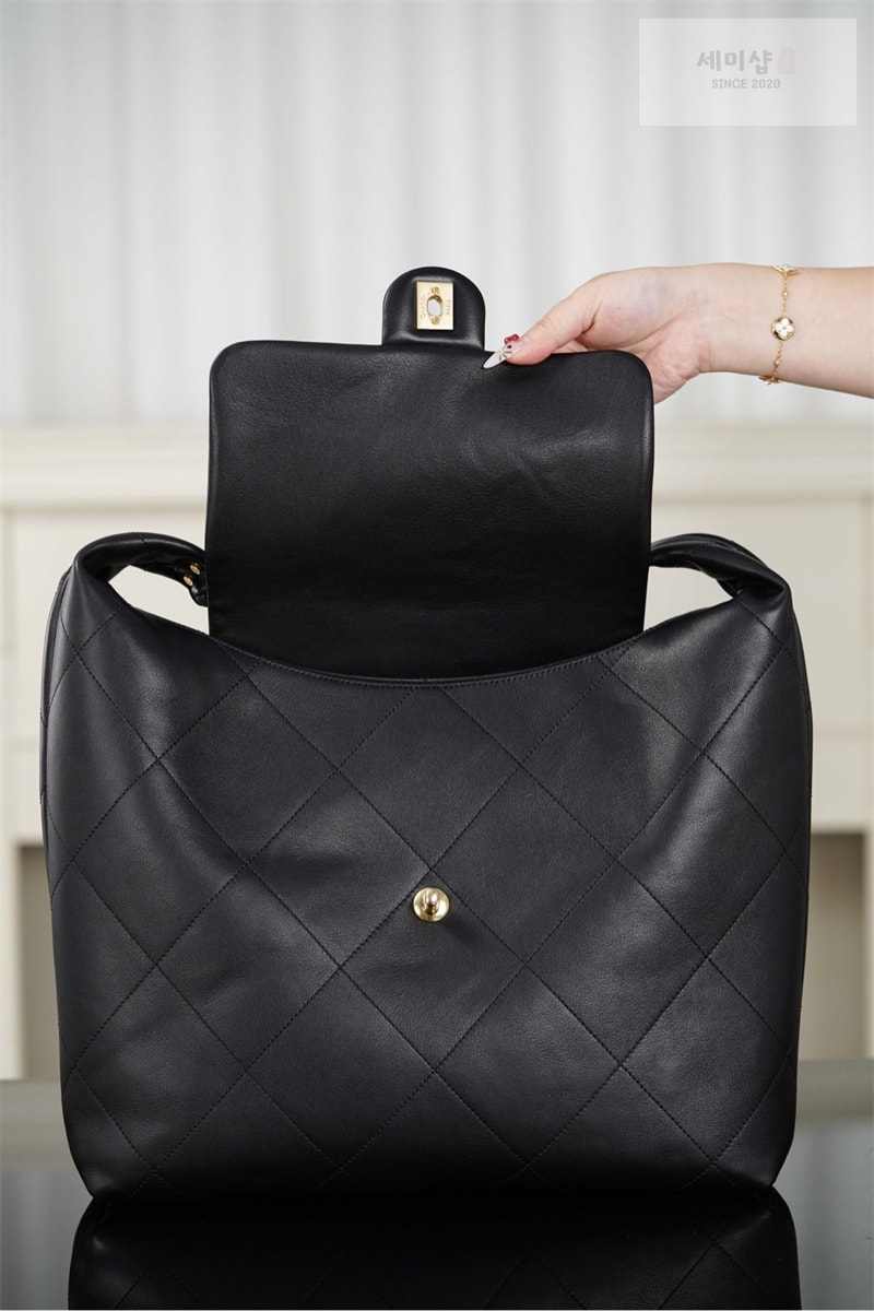 C H A N E L 샤넬 맥시 호보 백 라지 골드 메탈 블랙 블랙 Bag 5번 이미지