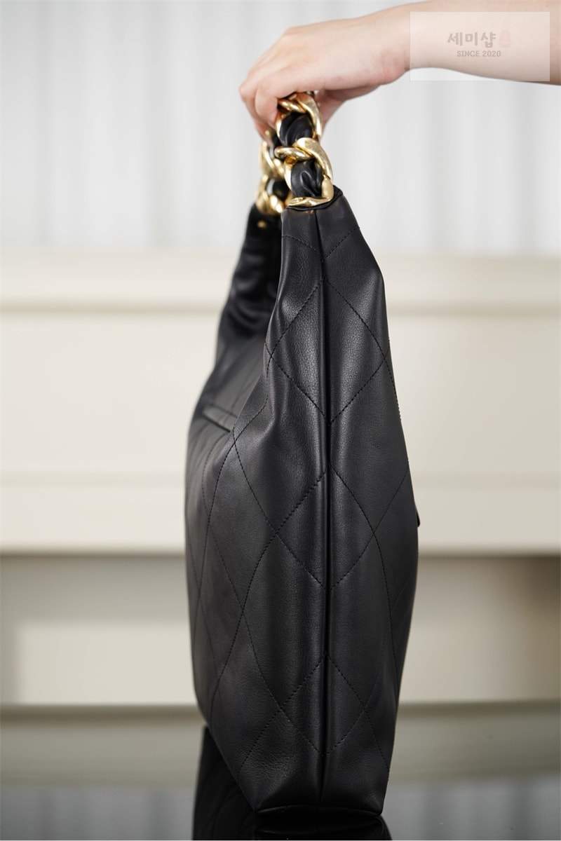 C H A N E L 샤넬 맥시 호보 백 라지 골드 메탈 블랙 블랙 Bag 11번 이미지
