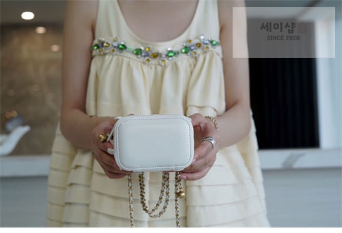 C H A N E L 샤넬 베니티 미니백 화이트 Bag 9번 이미지