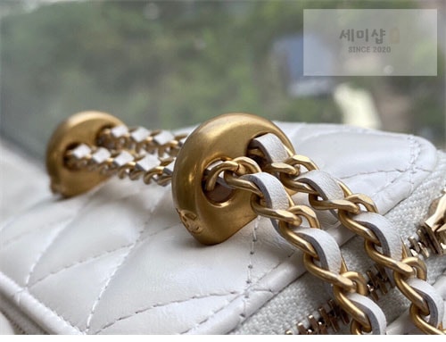C H A N E L 샤넬 베니티 미니백 화이트 Bag 12번 이미지