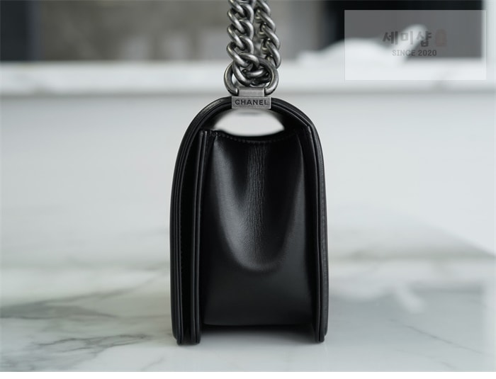 C H A N E L 샤넬 보이백 미디엄 블랙 Bag 16번 이미지