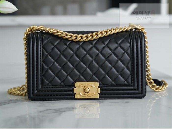 C H A N E L 샤넬 보이백 미디엄 블랙 Bag 5번 이미지