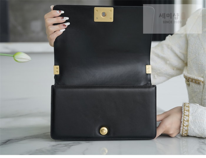 C H A N E L 샤넬 보이백 미디엄 블랙 Bag 7번 이미지