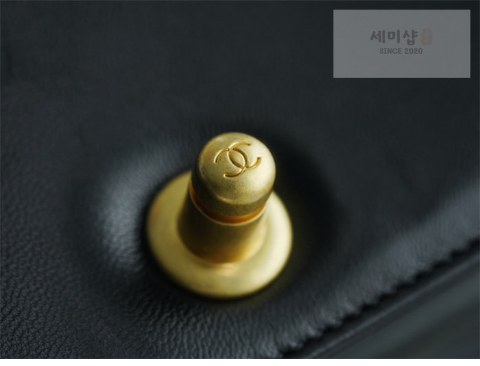C H A N E L 샤넬 보이백 미디엄 블랙 Bag 17번 이미지