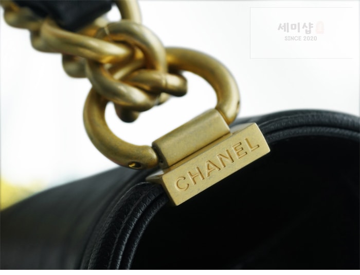 C H A N E L 샤넬 보이백 미디엄 블랙 Bag 19번 이미지