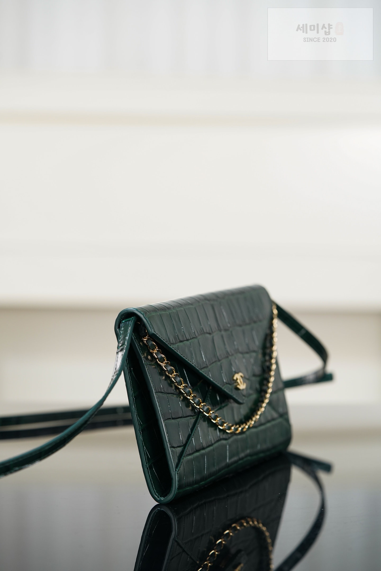 샤넬 샤넬 엘리게이터 엔벨로프 플랩백 에메랄드 그린 Bag 3번 이미지