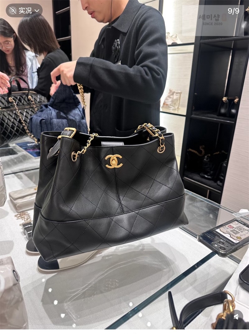 C H A N E L 샤넬 카프스킨 골드메탈 25백 블랙 Bag 2번 이미지