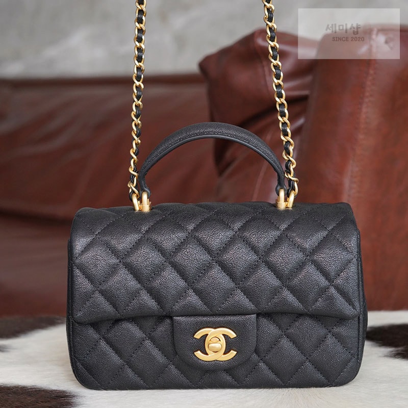 C H A N E L 샤넬 캐비어 탑 핸들 미니 플랩 백 블랙 Bag 3번 이미지