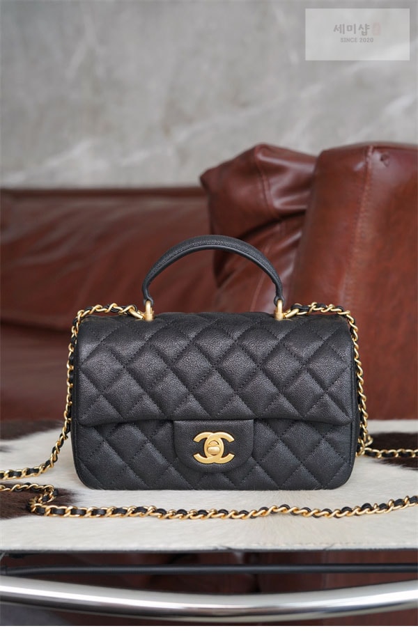 C H A N E L 샤넬 캐비어 탑 핸들 미니 플랩 백 블랙 Bag 4번 이미지