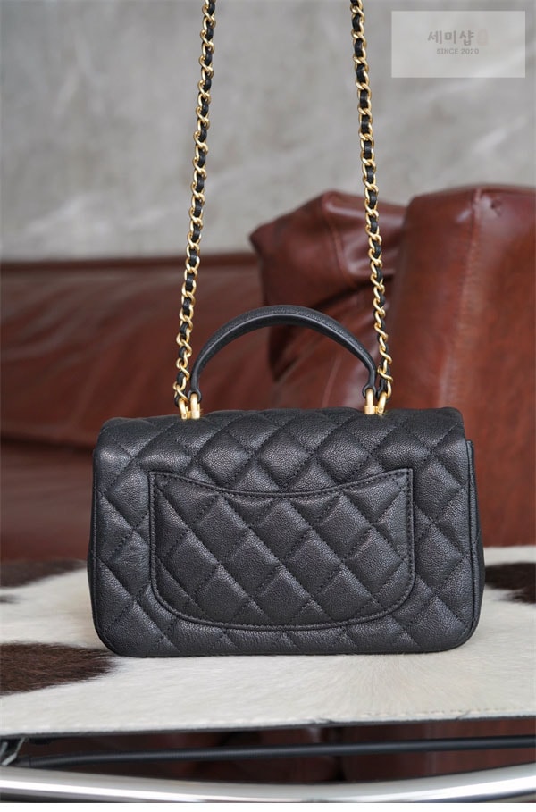 C H A N E L 샤넬 캐비어 탑 핸들 미니 플랩 백 블랙 Bag 15번 이미지