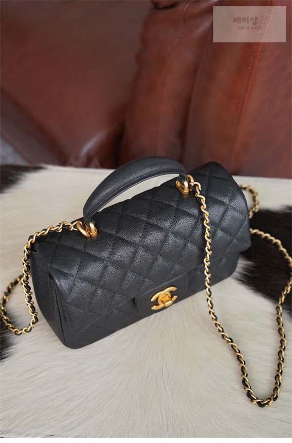 C H A N E L 샤넬 캐비어 탑 핸들 미니 플랩 백 블랙 Bag 16번 이미지