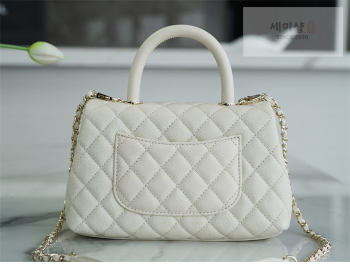 C H A N E L 샤넬 코코 핸들백 스몰 화이트 Bag 16번 이미지