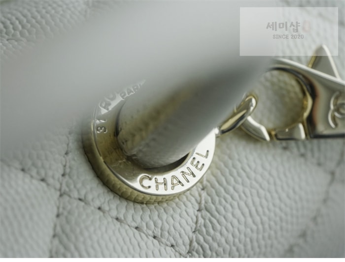 C H A N E L 샤넬 코코 핸들백 스몰 화이트 Bag 7번 이미지