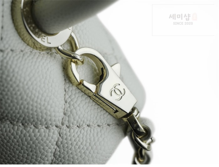 C H A N E L 샤넬 코코 핸들백 스몰 화이트 Bag 8번 이미지