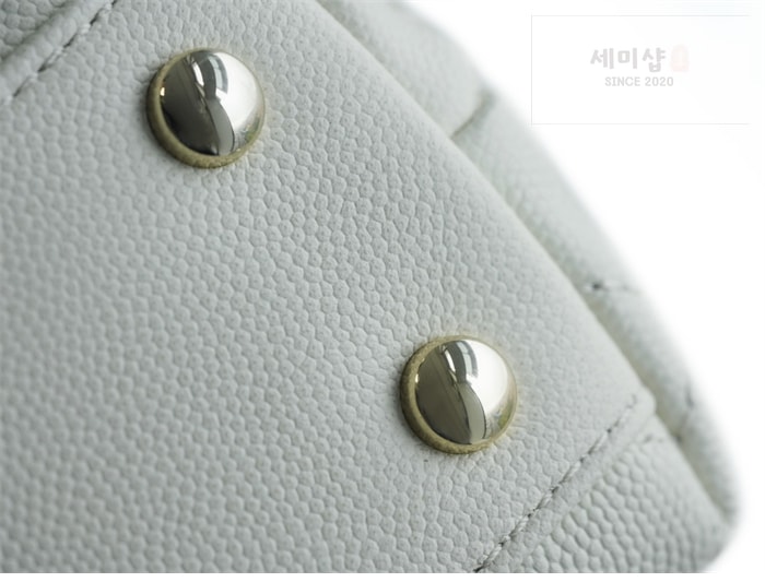 C H A N E L 샤넬 코코 핸들백 스몰 화이트 Bag 12번 이미지
