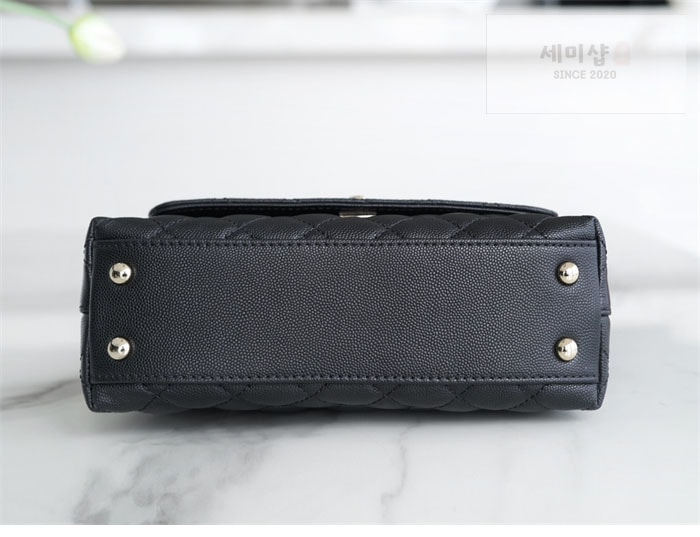C H A N E L 샤넬 코코 핸들 스몰백 샴골 블랙 Bag 18번 이미지