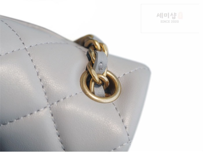 C H A N E L 샤넬 클래식 골드볼 미니 플랩백 그레이 그레이 Bag 19번 이미지