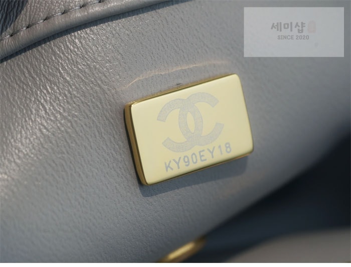 C H A N E L 샤넬 클래식 골드볼 미니 플랩백 그레이 그레이 Bag 17번 이미지