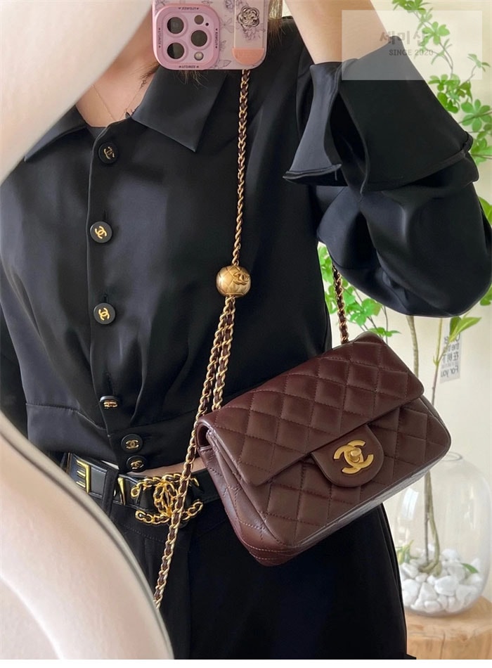 C H A N E L 샤넬 클래식 골드볼 미니 플랩백 버건디 버건디 Bag 3번 이미지