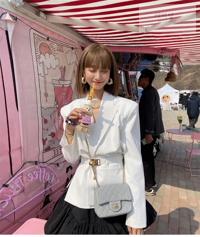 C H A N E L 샤넬 클래식 골드볼 쁘띠삭 플랩백 그레이 그레이 Bag 9번 이미지