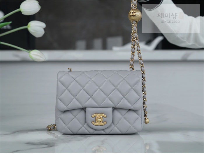 C H A N E L 샤넬 클래식 골드볼 쁘띠삭 플랩백 그레이 그레이 Bag 15번 이미지