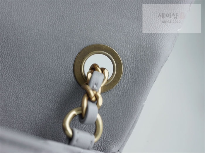 C H A N E L 샤넬 클래식 골드볼 쁘띠삭 플랩백 그레이 그레이 Bag 19번 이미지
