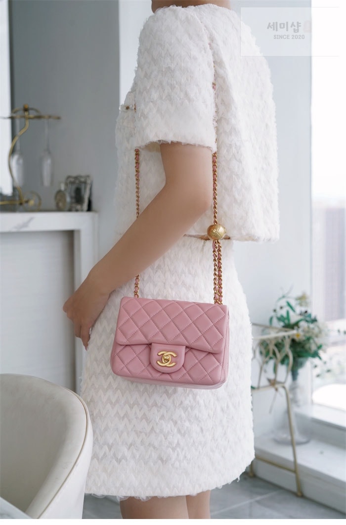 C H A N E L 샤넬 클래식 골드볼 쁘띠삭 플랩백 핑크 핑크 Bag 8번 이미지