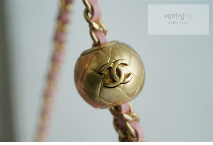 C H A N E L 샤넬 클래식 골드볼 쁘띠삭 플랩백 핑크 핑크 Bag 1번 이미지