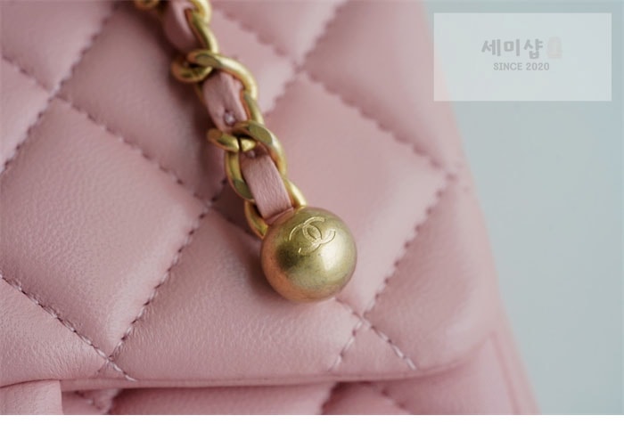 C H A N E L 샤넬 클래식 골드볼 쁘띠삭 플랩백 핑크 핑크 Bag 17번 이미지