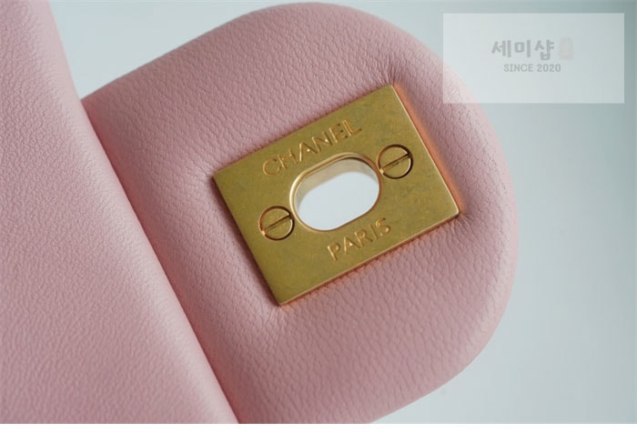 C H A N E L 샤넬 클래식 골드볼 쁘띠삭 플랩백 핑크 핑크 Bag 3번 이미지