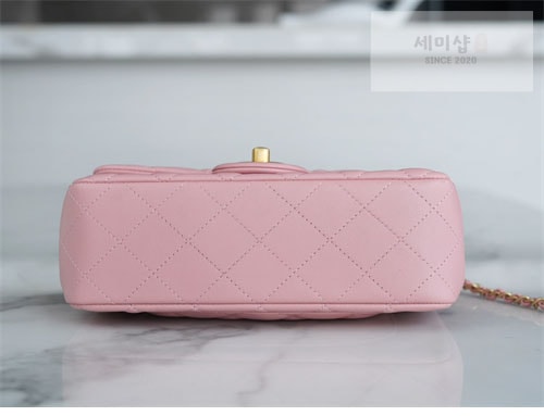 C H A N E L 샤넬 클래식 뉴미니 캐비어 금장 핑크 Bag 17번 이미지