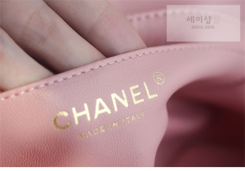 C H A N E L 샤넬 클래식 뉴미니 캐비어 금장 핑크 Bag 7번 이미지