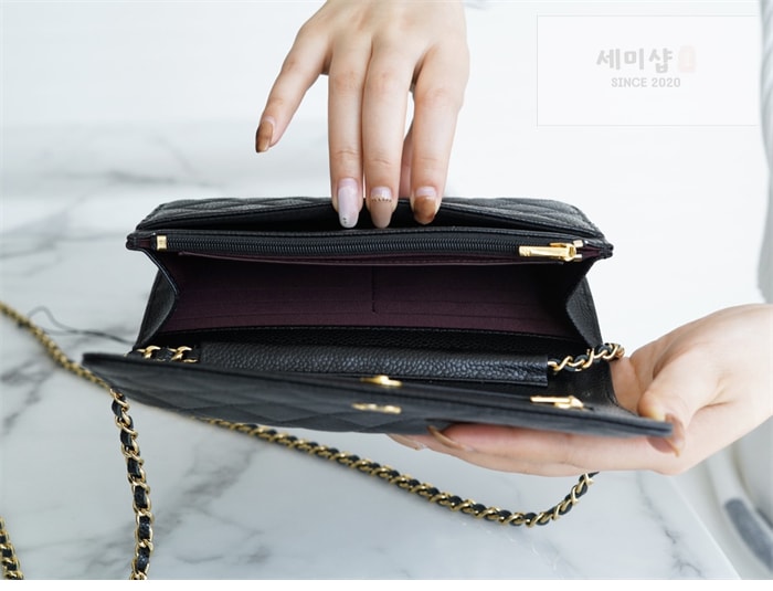 C H A N E L 샤넬 클래식 WOC 블랙/금장 HAAS 가죽 블랙 Bag 4번 이미지