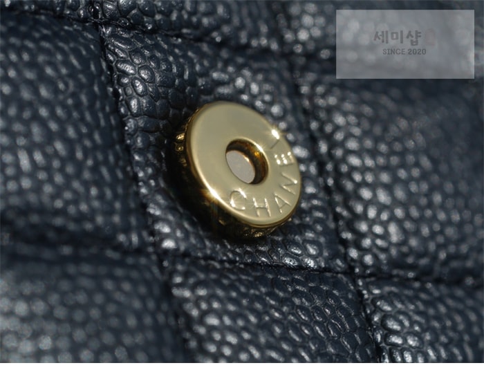 C H A N E L 샤넬 클래식 WOC 블랙/금장 HAAS 가죽 블랙 Bag 13번 이미지