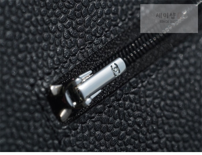 C H A N E L 샤넬 클래식 WOC 블랙/은장 HAAS 가죽 블랙 Bag 21번 이미지