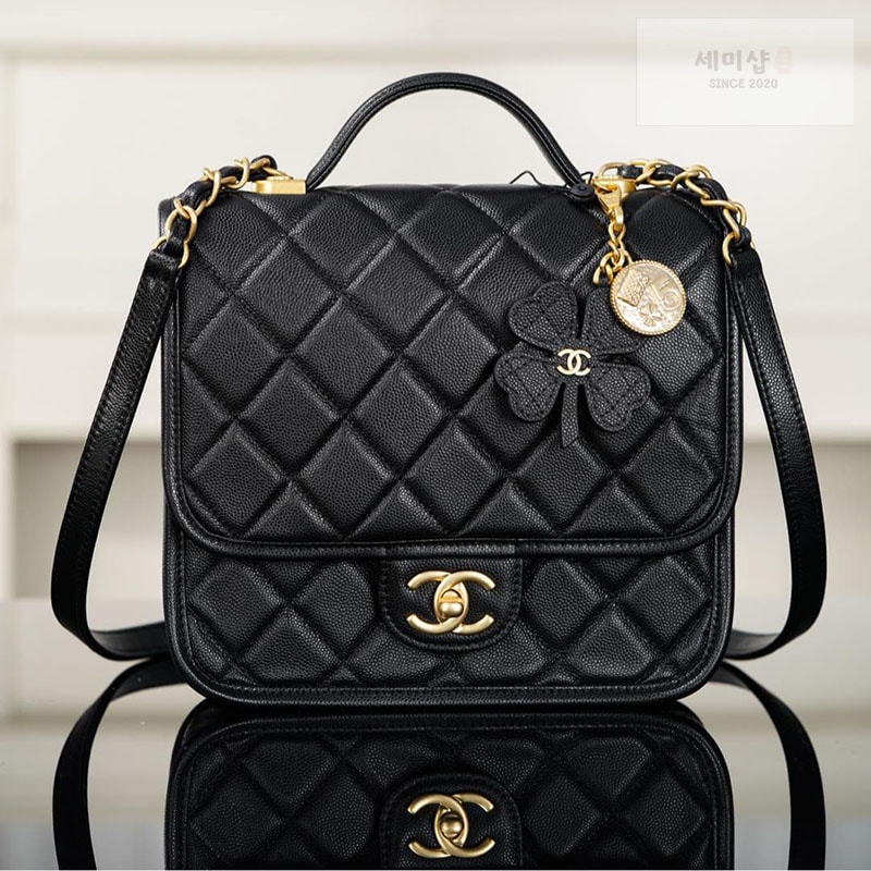 C H A N E L 샤넬 클로버 백팩 골드 메탈 블랙 캐비어 블랙 Bag 1번 이미지