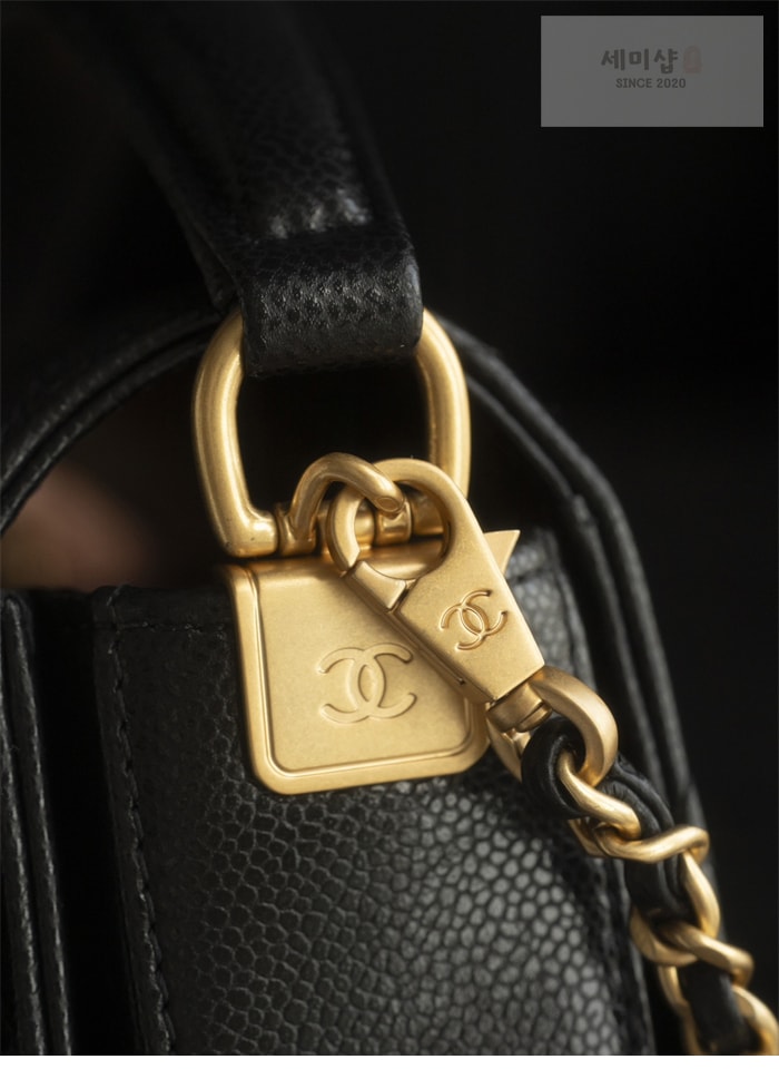 C H A N E L 샤넬 탑핸들 플랩백 Haas 가죽 블랙 Bag 17번 이미지