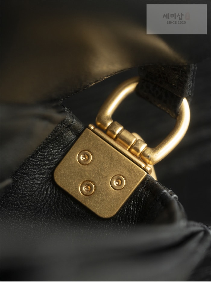 C H A N E L 샤넬 탑핸들 플랩백 Haas 가죽 블랙 Bag 10번 이미지
