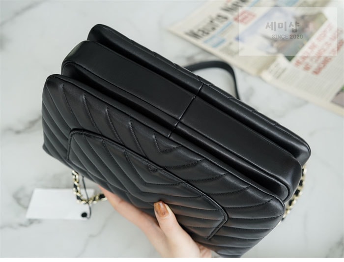 C H A N E L 샤넬 트렌디CC 쉐브론 탑핸들 스몰 블랙 Bag 4번 이미지