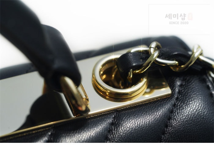C H A N E L 샤넬 트렌디CC 쉐브론 탑핸들 스몰 블랙 Bag 10번 이미지