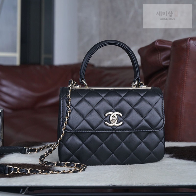 C H A N E L 샤넬 트렌디CC 퀼팅 탑핸들 미니 블랙 Bag 15번 이미지
