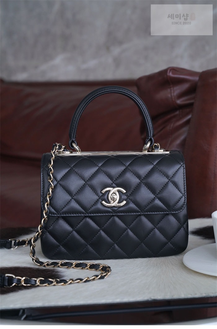 C H A N E L 샤넬 트렌디CC 퀼팅 탑핸들 미니 블랙 Bag 16번 이미지