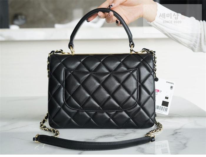 C H A N E L 샤넬 트렌디CC 퀼팅 탑핸들 스몰 블랙 Bag 9번 이미지