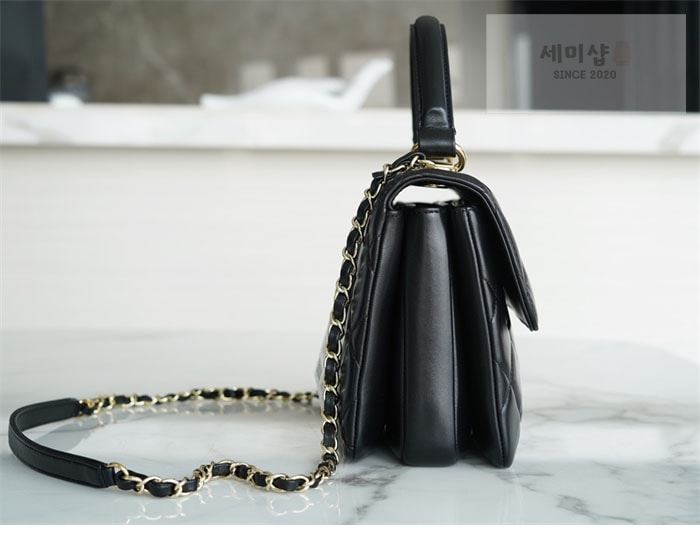 C H A N E L 샤넬 트렌디CC 퀼팅 탑핸들 스몰 블랙 Bag 5번 이미지