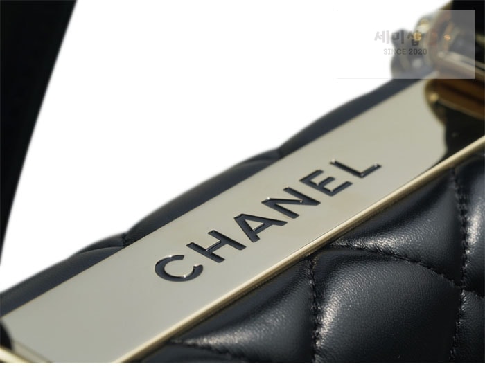 C H A N E L 샤넬 트렌디CC 퀼팅 탑핸들 스몰 블랙 Bag 7번 이미지