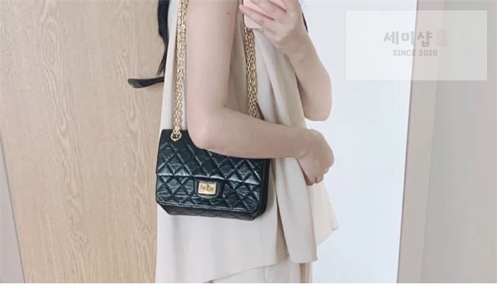 C H A N E L 샤넬 2.55 미니 빈티지 플랩백 금장 블랙 Bag 4번 이미지