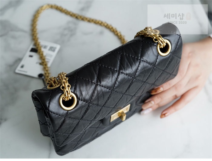 C H A N E L 샤넬 2.55 미니 빈티지 플랩백 금장 블랙 Bag 5번 이미지