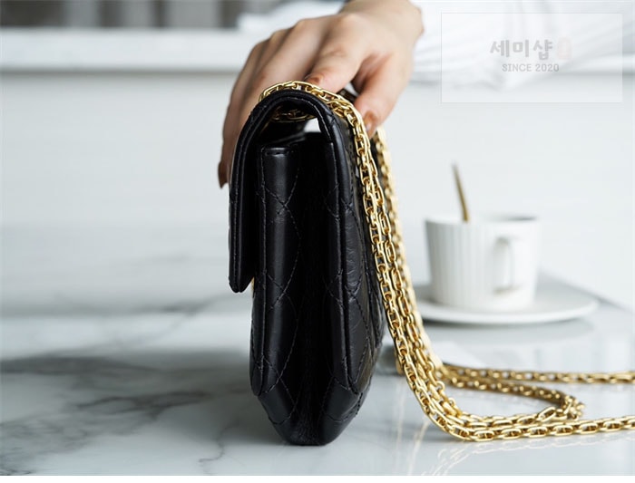 C H A N E L 샤넬 2.55 미니 빈티지 플랩백 금장 블랙 Bag 6번 이미지