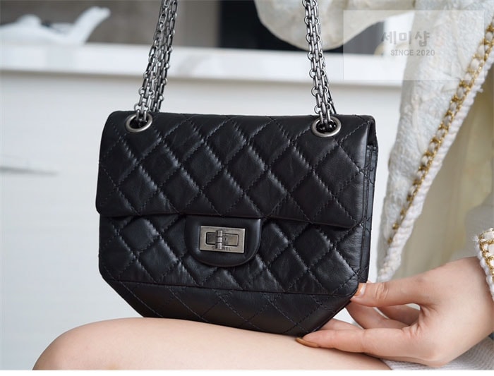 C H A N E L 샤넬 2.55 미니 빈티지 플랩백 은장 블랙 Bag 1번 이미지