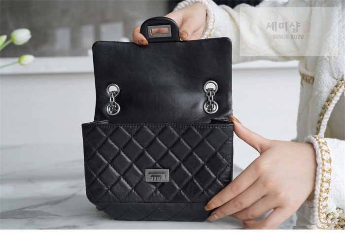 C H A N E L 샤넬 2.55 미니 빈티지 플랩백 은장 블랙 Bag 3번 이미지